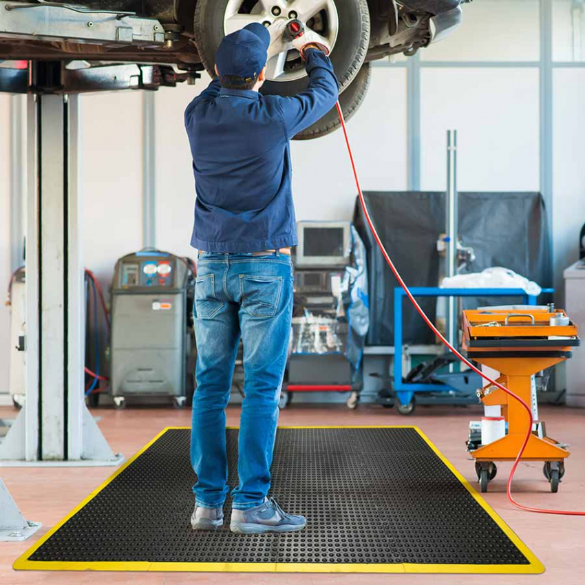 Anti-fatigue mats Anti-fatigue mats for car workshops - 35 - BUUBLEMATCONNECT Anti-fatigue mats Anti-fatigue mats for car workshops - 35 - BUUBLEMATCONNECT