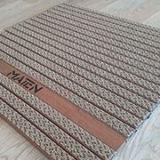 Aluminum mat with wood-look structure