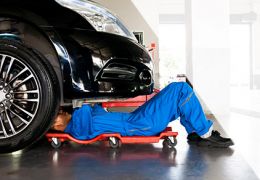 Car garages: how to prevent the risk of falls at work?